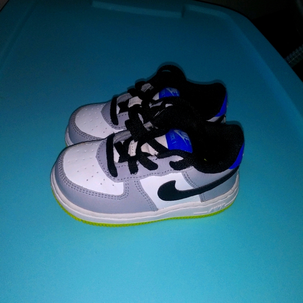 Size 6c Sneakers